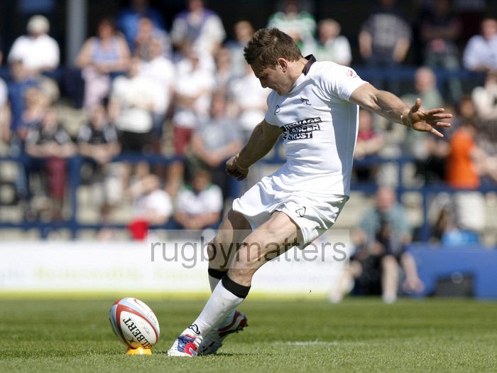 Jimmy Gopperth takes a penalty kick. Leeds Carnegie v Newcastle in the first leg of The Championship Play-off Semi-Final. At Headingley Carnegie Stadium, St Michael's Lane, Headingley, Leeds , on 6th May 2013 KO 1515.