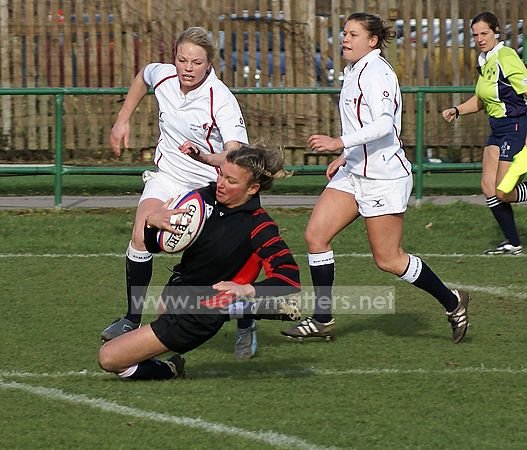 Susie Appleby try for Nomads