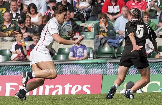 Gemma Sharples charge leading to try for England v New Zealand at IRB 7s Twickenham