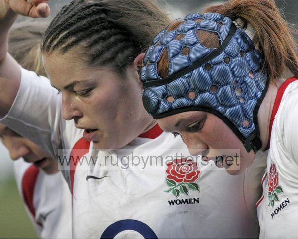 Emma Layland and Laura Keates preparing for scrum