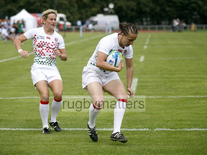 Katy McLean crosses the line to score a try against Japan. IRB RWC 7s at Luzhniki Stadium, Moscow, 29th June 2013