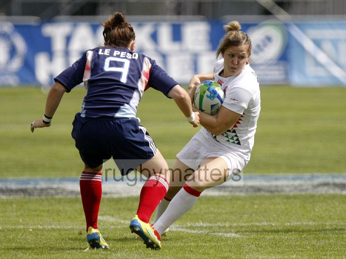 Marlie Packer in action for England in their first pool (D) match against France. IRB RWC 7s at Luzhniki Stadium, Moscow, 29th June 2013