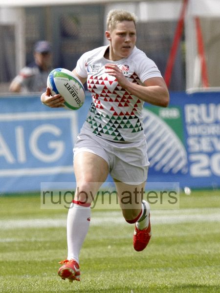 Heather Fisher in action for England in the Cup Quarter Final against New Zealand. IRB RWC 7s at Luzhniki Stadium, Moscow, 30th June 2013