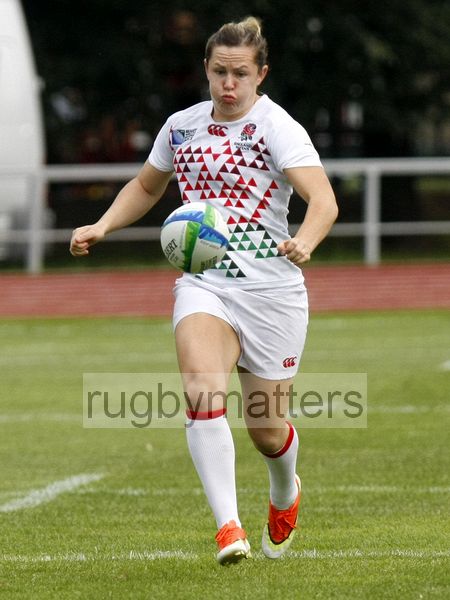 Marlie Packer in action for England in their Cup Quarter Final against NZ. IRB RWC 7s at Luzhniki Stadium, Moscow, 30th June 2013