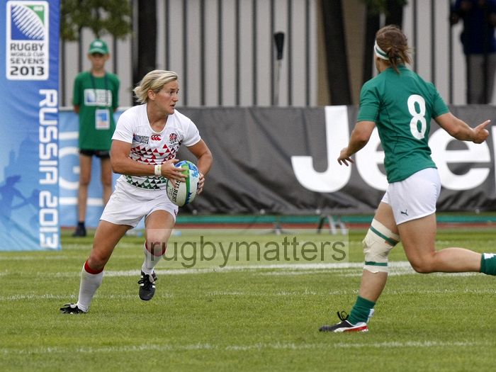 Claire Allan in action in the Plate Semi Final against Ireland. IRB RWC 7s at Luzhniki Stadium, Moscow, 30th June 2013