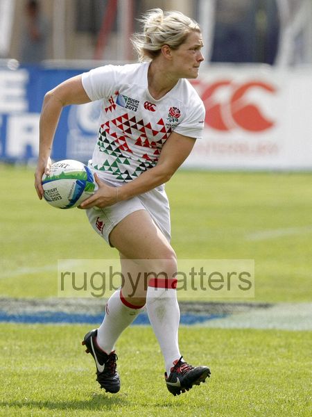 Rachael Burford in action in the Plate Semi Final against Ireland. IRB RWC 7s at Luzhniki Stadium, Moscow, 30th June 2013