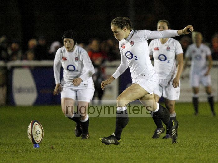 Emily Scarratt takes a penalty kick. England v New Zealand in Autumn International Series at Army Rugby Stadium, Aldershot, 27th November