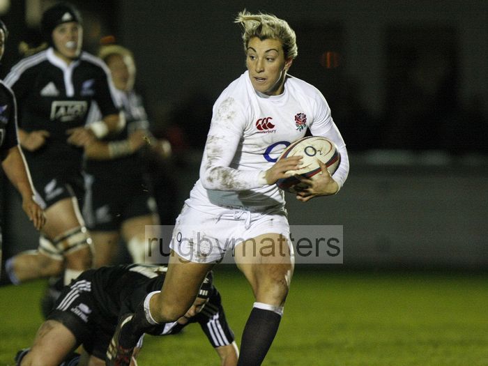 ALice Richardson breaks through to set up Hannah Gallagher for a try. England v New Zealand in Autumn International Series at Army Rugby Stadium, Aldershot, 27th November 2012.