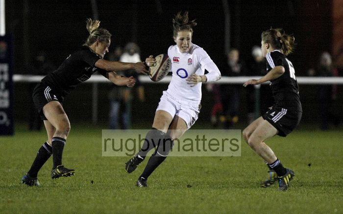 Emily Scarratt in action. England v New Zealand in Autumn International Series at Army Rugby Stadium, Aldershot, 27th November Emily Scarratt in action.