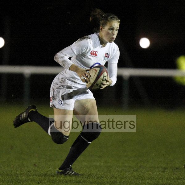 Emily Scarratt in action. England v New Zealand in Autumn International Series at Army Rugby Stadium, Aldershot, 27th November 2012.