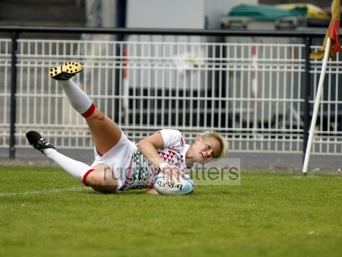 Fran Matthews crosses the line to score a try for England. FIRA-AER Womens Grand Prix 7s at Stadium Municipal,  Brive, 2nd June 2013.