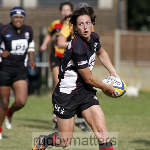 Sonia Green readies to pass the ball out at Bramley Sports Ground, Saracens 19-50 Richmond. 2012-09-09.