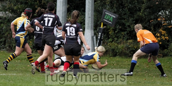 Ceri Large scores a try