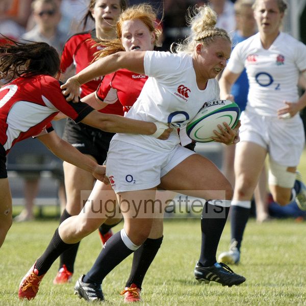 Lauren Chenoweth in action. England v Canada in the U20's Nations Cup, Trent College, Derby Road, Long Eaton, Nottingham, 14th July 2013, kick off 1700.