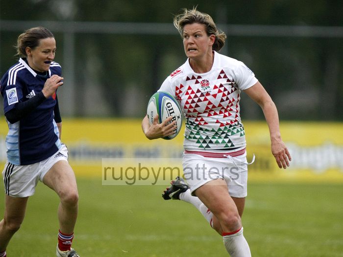 Abi Chmberlain in action for England 12 - 5 France, Pool B Match. IRB Women's Sevens World Series at Amsterdam Sevens, National Rugby Centre, Amsterdam, 17th May 2013