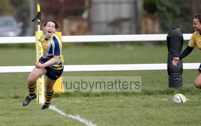 Charlotte Keane scores a try. Wasps v Worcester at Twyford Avenue Sports Ground, Twyford Avenue, Acton, London on 28th April 2013 KO 1500.