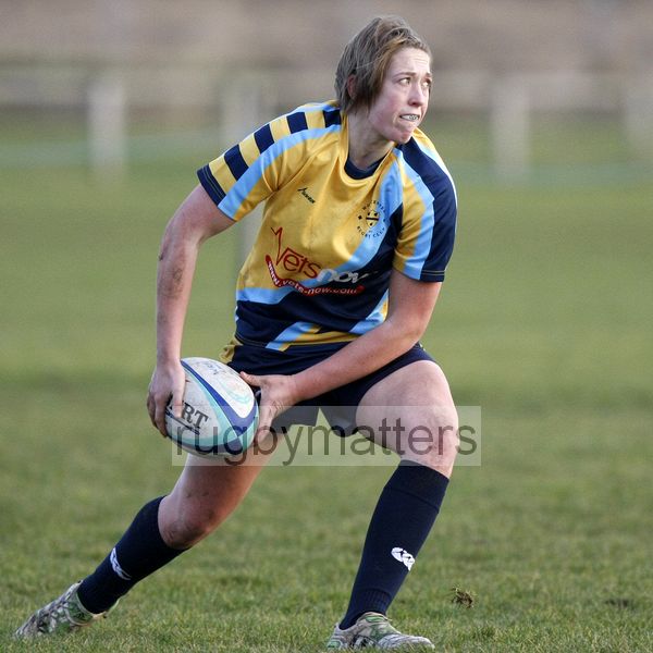 Meg Goddard passes the ball. Worcester v Thurrock T-Birds at Sixways, Worcester on 16th December 2012.