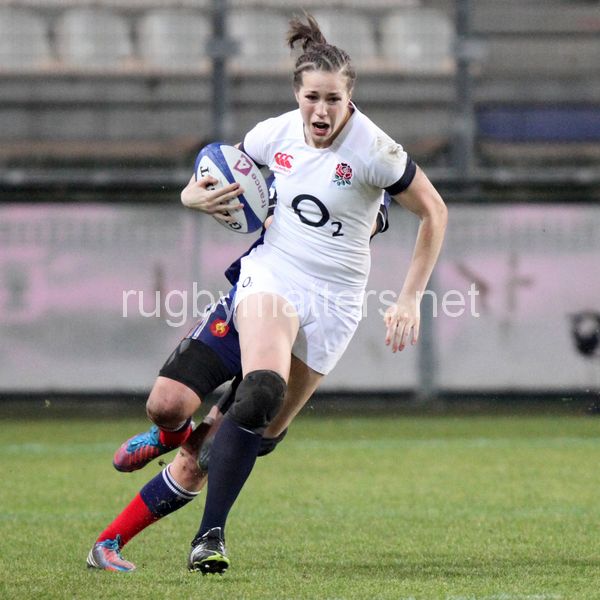 Emily Scarratt in action. France Women v England Women in the Six Nations 2014 at Stade des Alpes, Grenoble, France on Saturday 1st February 2014, kick off 2055