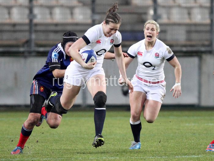 Emily Scarratt in action. France Women v England Women in the Six Nations 2014 at Stade des Alpes, Grenoble, France on Saturday 1st February 2014, kick off 2055
