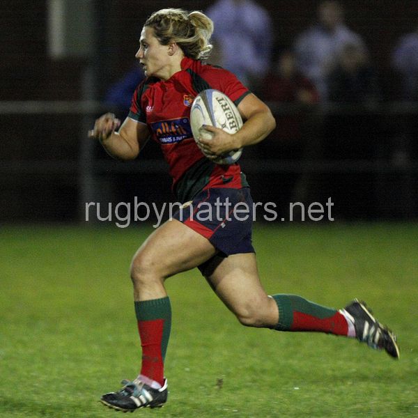 Vicky Fleetwood makes a break. Aylesford v Lichfield at Jack Williams Ground, Hall Rd, Aylesford on 12th October 2013, ko 17.30