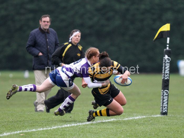 Hannah Edwards dives over the line to score a try. Wasps v Bristol at Twyford Avenue, Acton, London, England on 17th November 2013 ko 1400